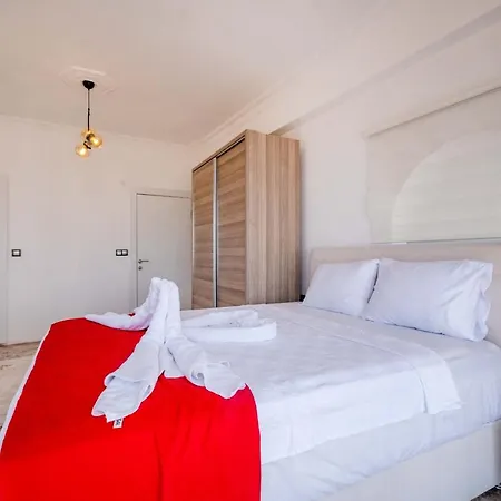 Sessiz,sakin, Huzurlu Jakuzi Ve Saunali Deniz,doga Manzarali Muestakil Villa Fethiye