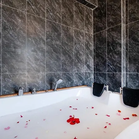 Villa Sessiz,sakin, Huzurlu Jakuzi Ve Saunali Deniz,doga Manzarali Muestakil