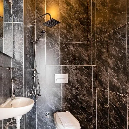 Sessiz,sakin, Huzurlu Jakuzi Ve Saunali Deniz,doga Manzarali Muestakil Villa *