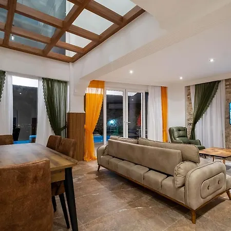 Villa Sessiz,sakin, Huzurlu Jakuzi Ve Saunali Deniz,doga Manzarali Muestakil *